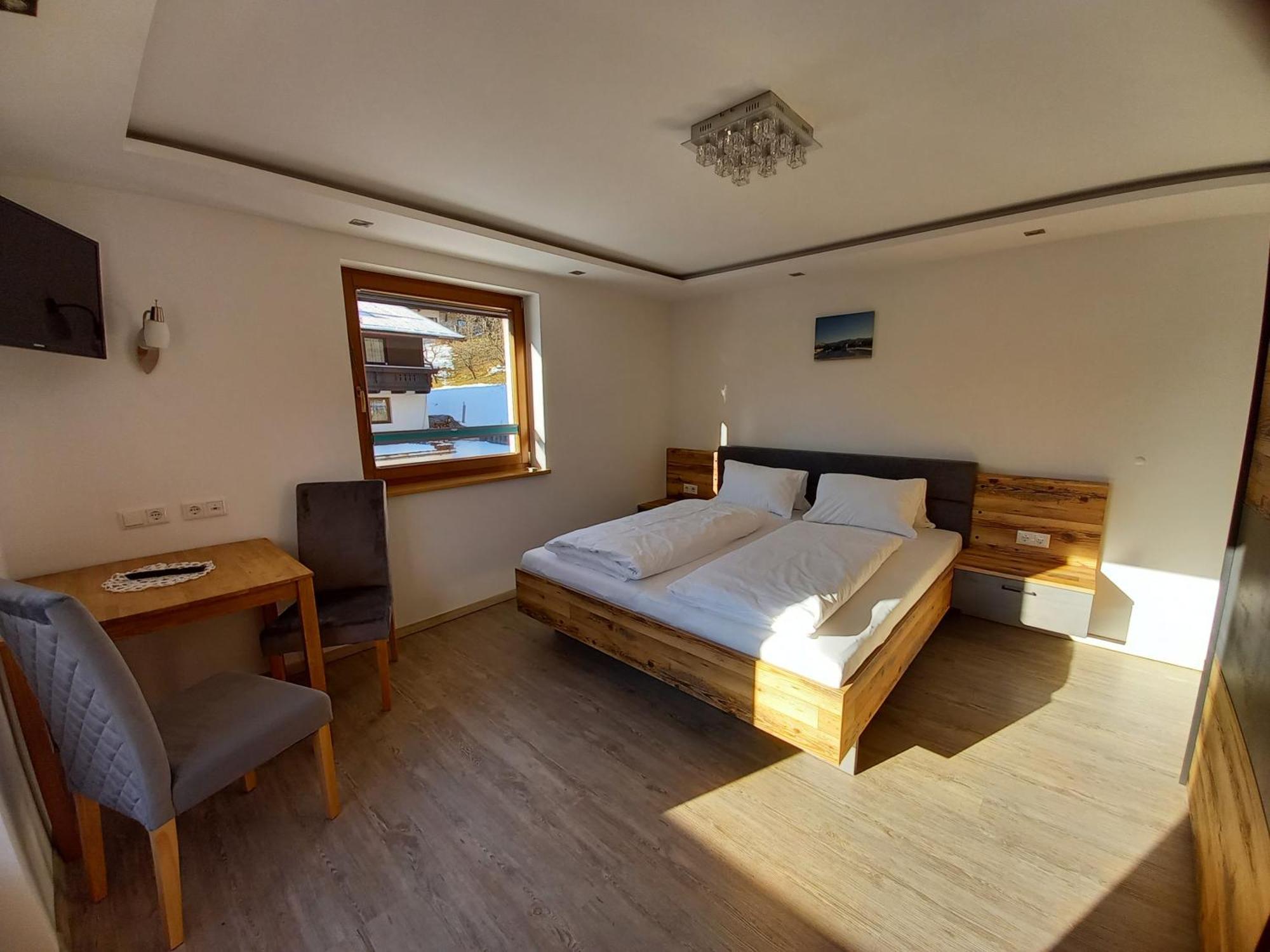 Haus Scharler, Talstation Hotel Neukirchen am Grossvenediger Ngoại thất bức ảnh