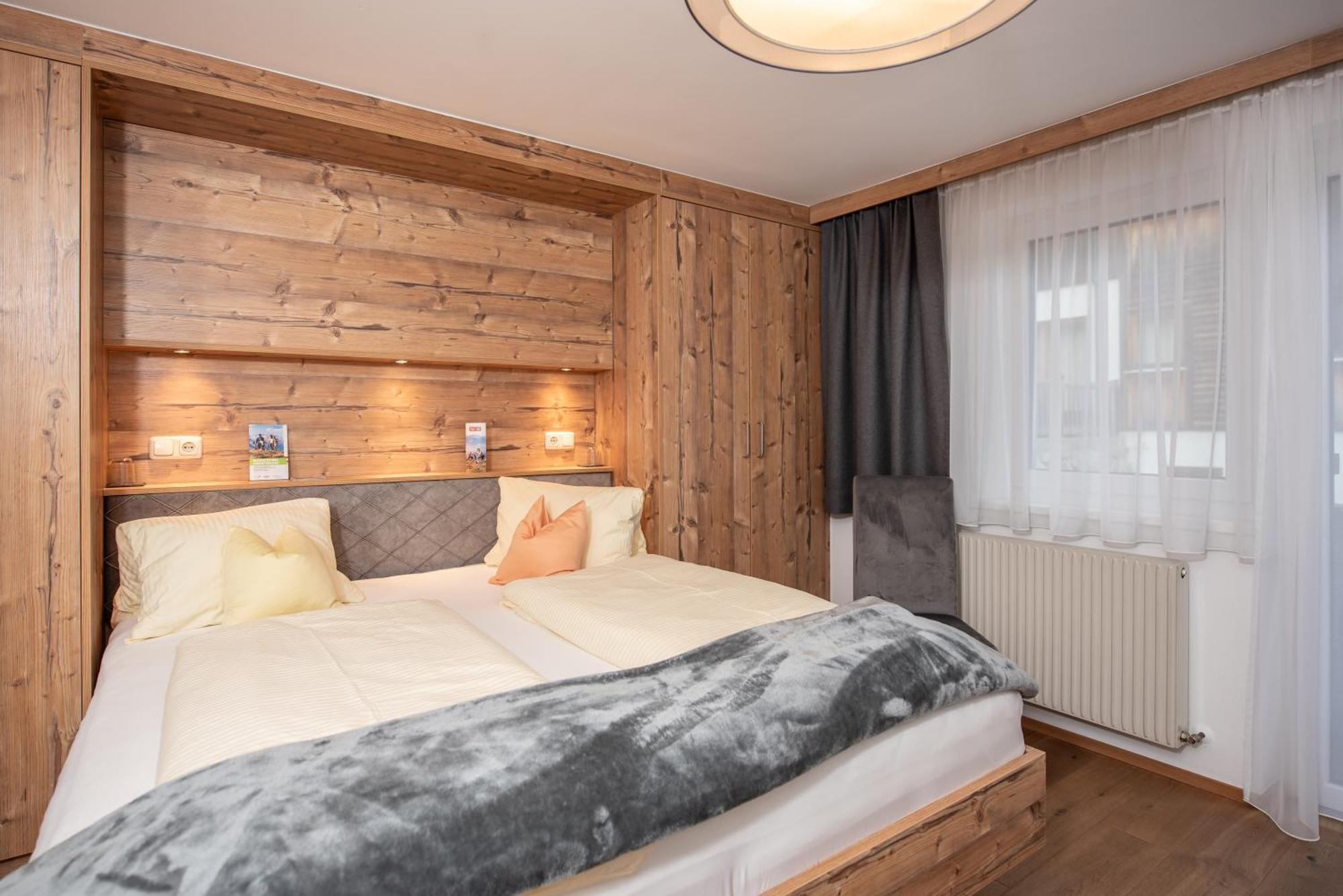 Haus Scharler, Talstation Hotel Neukirchen am Grossvenediger Ngoại thất bức ảnh